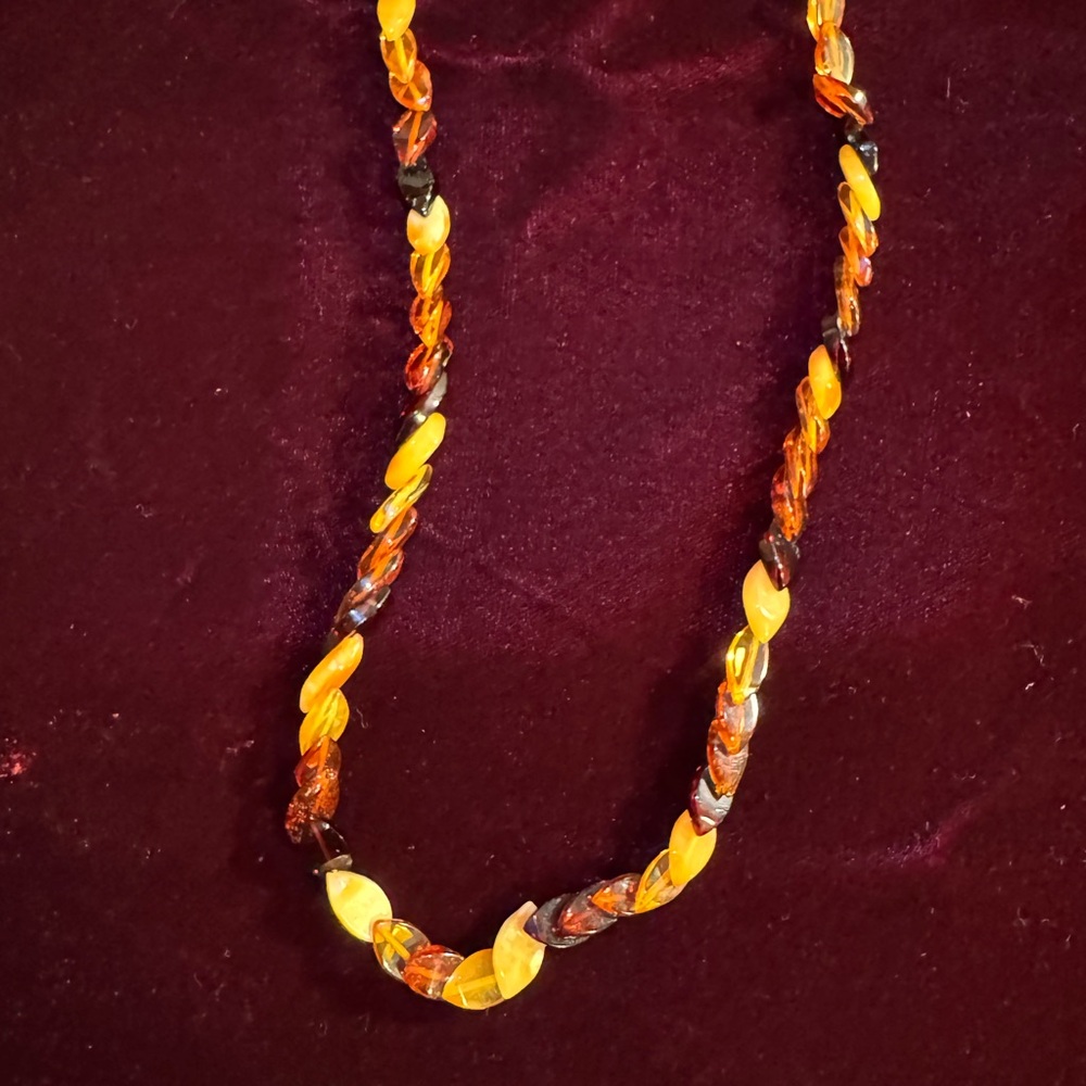 Genuine Baltic Amber Beaded Necklace - Picture 4 of 6